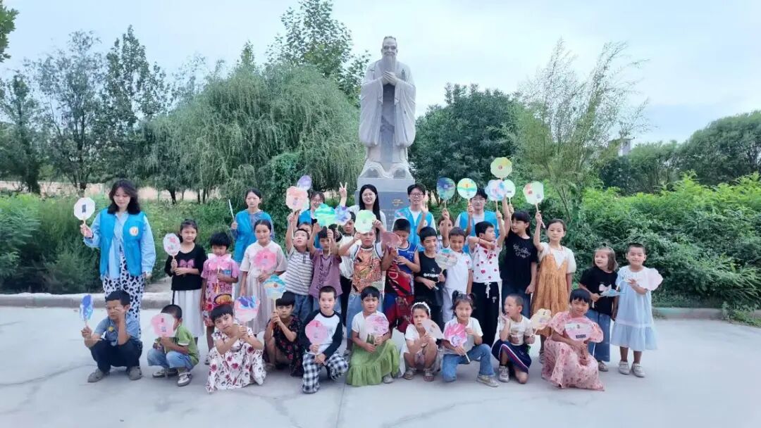 从济南到喀什，山东工艺美术学院青年以“同心·同语·同画·同行”助力文化润疆
