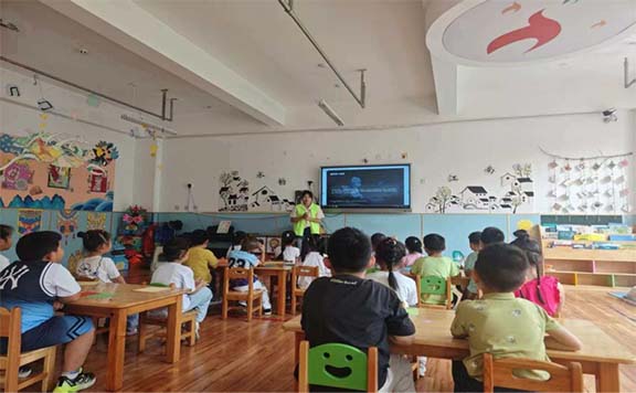 建筑与景观设计学院团总支赴济南市平安街道中心幼儿园开展趣味折纸手工活动