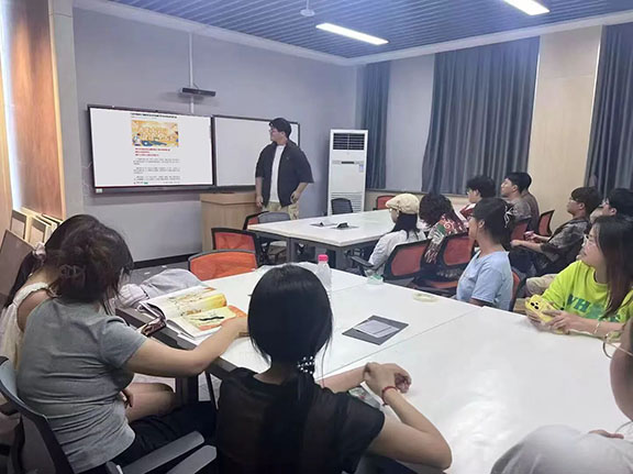 视觉传达设计学院团总支开展民法典宣传主题团日活动